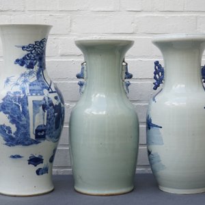 Three Chinese blue and white vases, 19th C. — 照片 8