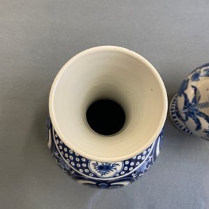 Three Chinese blue and white vases, 19th C. — 照片 13