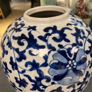 Three Chinese blue and white vases, 19th C. — 照片 26