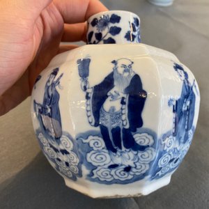 Three Chinese blue and white vases, 19th C. — photo 11