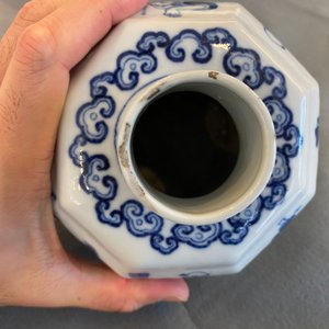 Three Chinese blue and white vases, 19th C. — photo 12