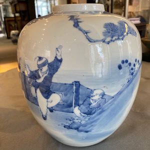 Three Chinese blue and white vases, 19th C. — photo 26