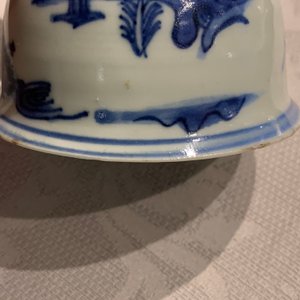 Three Chinese blue and white vases, a brush washer and a stem cup, Ming and later — photo 28
