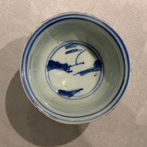 Three Chinese blue and white vases, a brush washer and a stem cup, Ming and later — photo 29