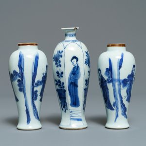 Three Chinese blue and white vases and a dish, Transitional period and Kangxi — 照片 7