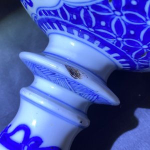 Three Chinese blue and white vases, Kangxi — photo 11