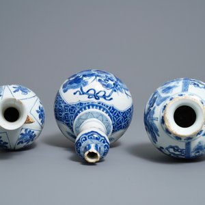 Three Chinese blue and white vases, Kangxi — photo 5