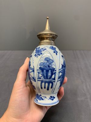 Three Chinese blue and white vases, Kangxi — photo 14
