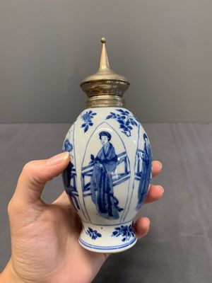 Three Chinese blue and white vases, Kangxi — photo 15
