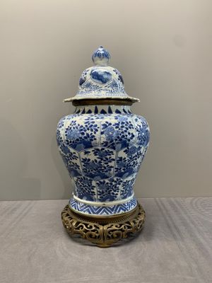 Three Chinese blue and white vases, Kangxi — photo 2