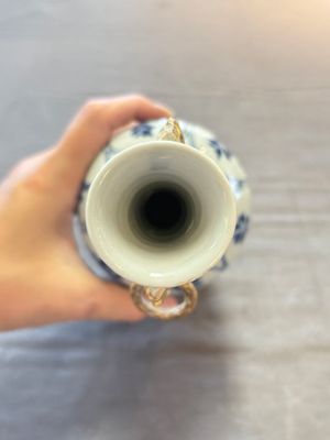 Three Chinese blue and white vases, Kangxi — 照片 11