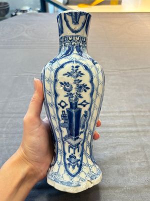 Three Chinese blue and white vases, Kangxi — 照片 2