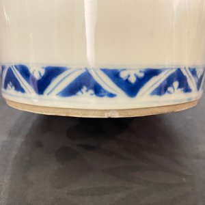 Three Chinese blue and white vases, Kangxi — photo 14