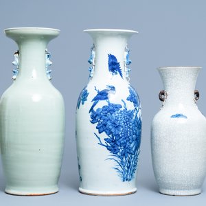 Three Chinese blue and white vases with birds among blossoming branches, 19th C. — 照片 3