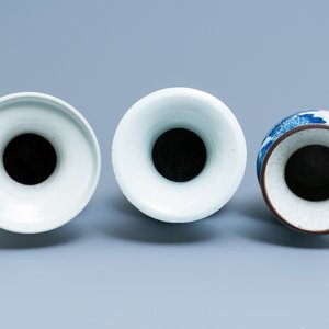 Three Chinese blue and white vases with birds among blossoming branches, 19th C. — 照片 5