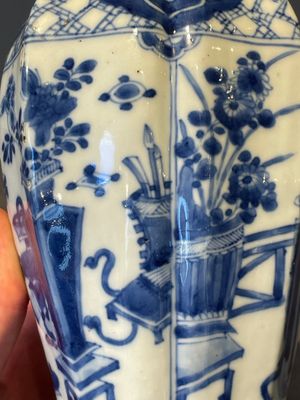 Three Chinese blue and white vases with floral design, Kangxi — foto 12