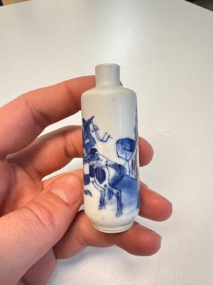 Three Chinese blue, white and copper-red snuff bottles with narrative design — photo 13