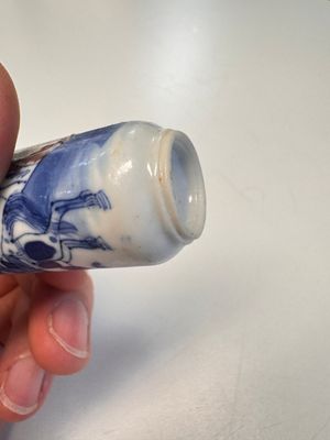 Three Chinese blue, white and copper-red snuff bottles with narrative design — photo 20
