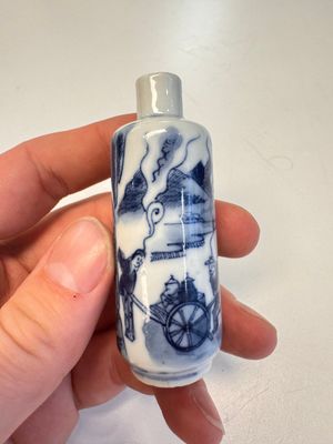 Three Chinese blue, white and copper-red snuff bottles with narrative design — photo 24