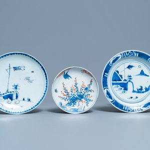 Three Chinese blue, white, copper red and wucai ko-sometsuke plates for the Japanese market, Tianqi/Chongzhen — photo 2