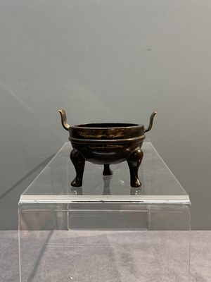 Three Chinese bronze censers, Xuande mark, Ming/Qing — photo 13