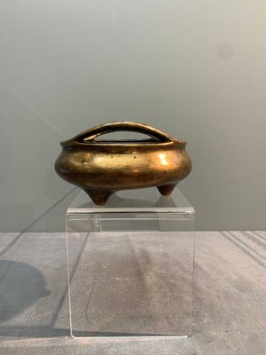 Three Chinese bronze censers, Xuande mark, Ming/Qing — photo 2