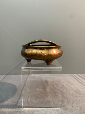 Three Chinese bronze censers, Xuande mark, Ming/Qing — photo 4