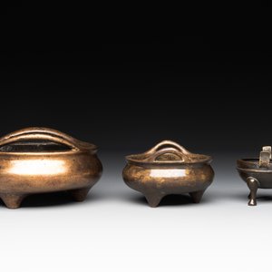 Three Chinese bronze censers, Xuande mark, Ming/Qing — photo 3
