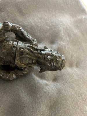 Three Chinese bronze figures of Guanyu, Li Jing and an official, Ming — 照片 10