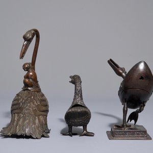 Three Chinese bronze incense burners and covers modelled as ducks and geese, 18/19th C. — photo 3