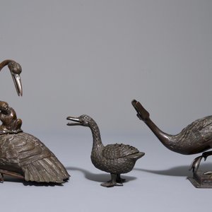 Three Chinese bronze incense burners and covers modelled as ducks and geese, 18/19th C. — photo 4