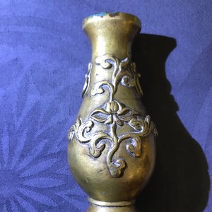 Three Chinese bronze miniature vases, 17/18th C. — 照片 14