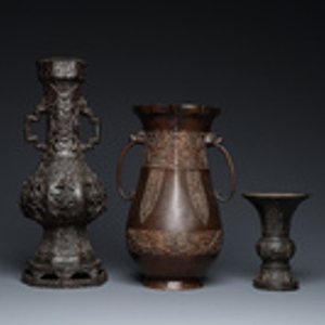 Three Chinese bronze vases, 17th C. and later — photo 2