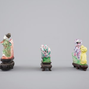 Three Chinese brush rests on wooden stands, 18th C. — 照片 3
