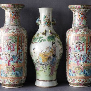 Three Chinese Canton famille rose vases, 19th C. — 照片 23