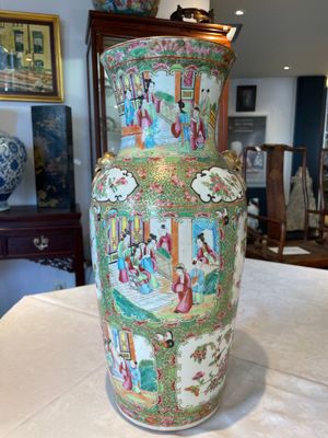 Three Chinese Canton famille rose vases with narrative design, 19th C. — 照片 3