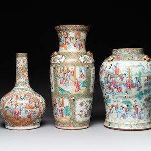 Three Chinese Canton famille rose vases with narrative design, 19th C. — 照片 2
