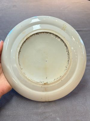 Three Chinese Canton famille verte plates and two famille rose wall pocket vases, 19th C. — 照片 14