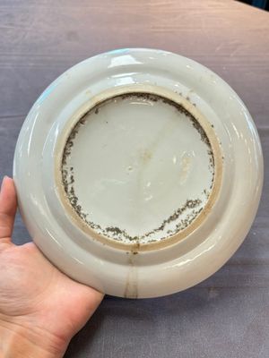 Three Chinese Canton famille verte plates and two famille rose wall pocket vases, 19th C. — 照片 18