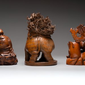 Three Chinese carved bamboo figures and a boxwood carving of a phoenix, 20th C. — photo 11