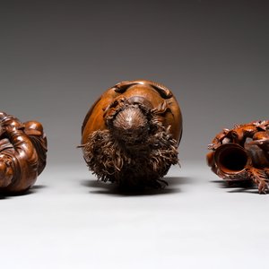 Three Chinese carved bamboo figures and a boxwood carving of a phoenix, 20th C. — photo 13