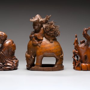 Three Chinese carved bamboo figures and a boxwood carving of a phoenix, 20th C. — photo 10