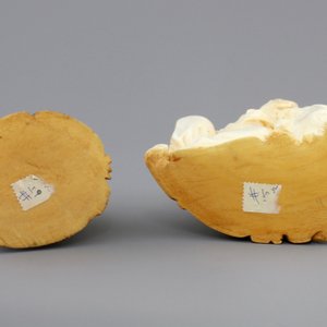 Three Chinese carved ivory figures on wooden stands, ca. 1900 — foto 8