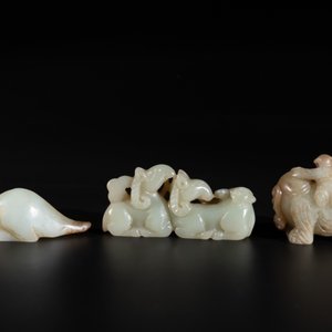 Three Chinese celadon and russet jade carvings of animals, 19th C. — photo 3