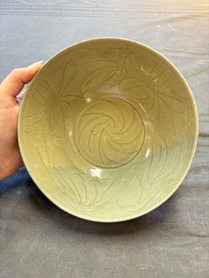 Three Chinese celadon-glazed plates and two bowls from the Jepara shipwreck,  Fujian or Zhejiang kilns, Song — photo 11