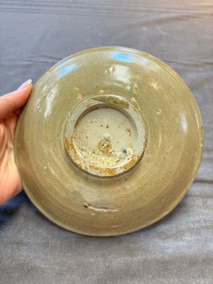 Three Chinese celadon-glazed plates and two bowls from the Jepara shipwreck,  Fujian or Zhejiang kilns, Song — photo 2