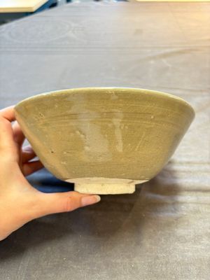 Three Chinese celadon-glazed plates and two bowls from the Jepara shipwreck,  Fujian or Zhejiang kilns, Song — photo 9