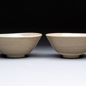 Three Chinese celadon-glazed plates and two bowls from the Jepara shipwreck,  Fujian or Zhejiang kilns, Song — photo 3