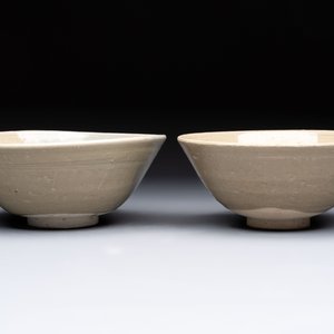 Three Chinese celadon-glazed plates and two bowls from the Jepara shipwreck,  Fujian or Zhejiang kilns, Song — photo 4