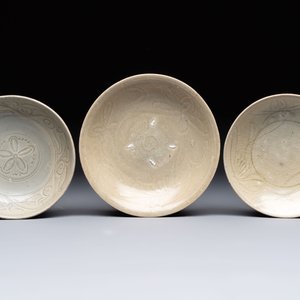 Three Chinese celadon-glazed plates and two bowls from the Jepara shipwreck,  Fujian or Zhejiang kilns, Song — photo 8
